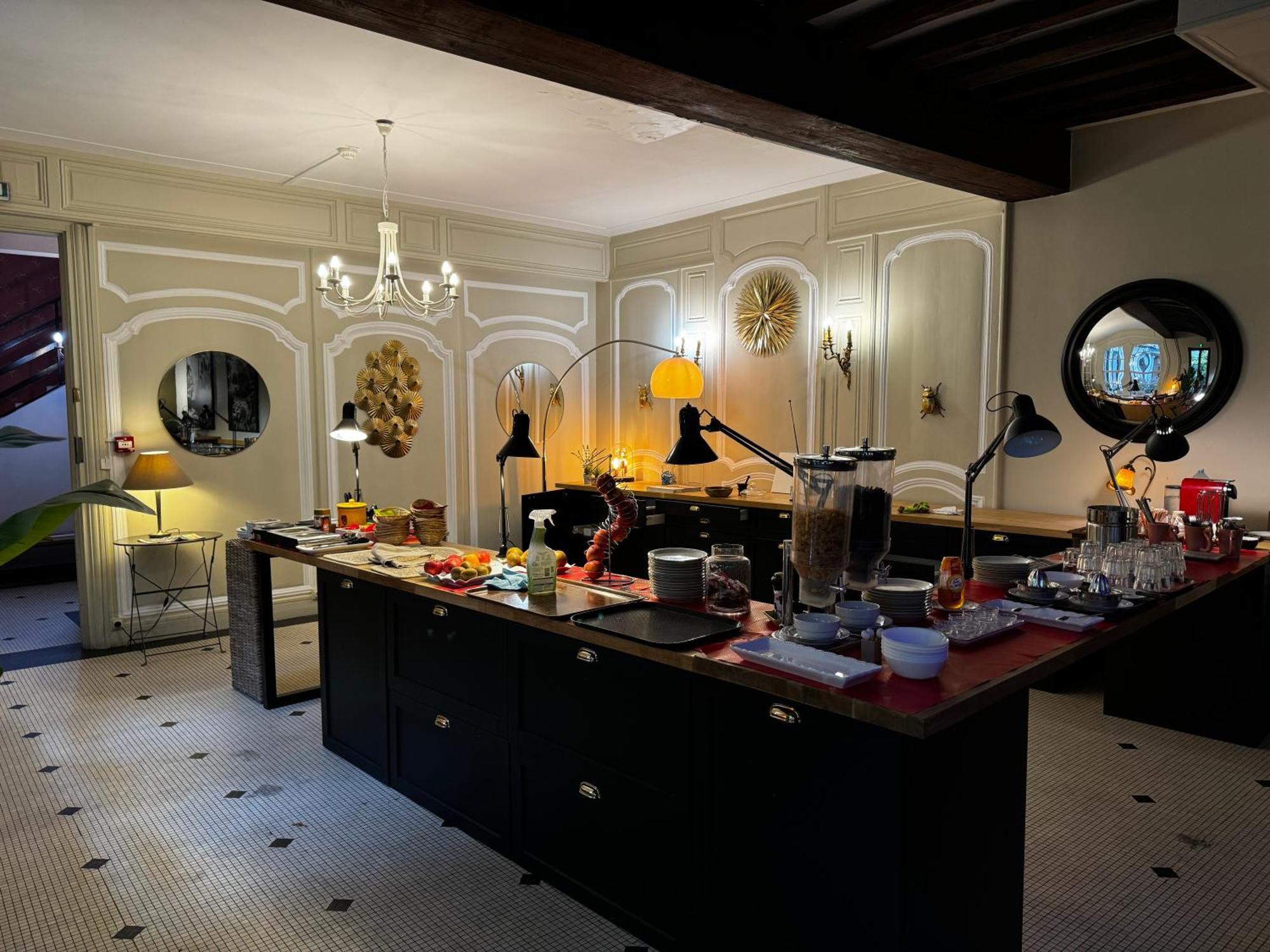 Hotel De La Cathedrale รูออง ภายนอก รูปภาพ